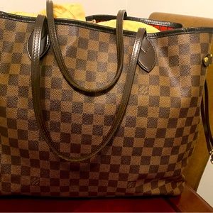 Louis Vuitton GM Neverfull - well loved